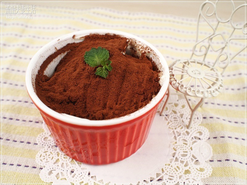 48秒教你做盆栽蛋糕(紅豆巧克力口味)食譜&製作方法都在這兒，一起來吃土吧！