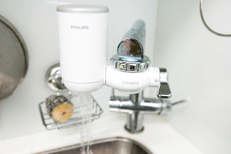 飛利浦水龍頭式淨水器 WP3812 開箱分享，更簡易的安裝方式、更安心乾淨的水質