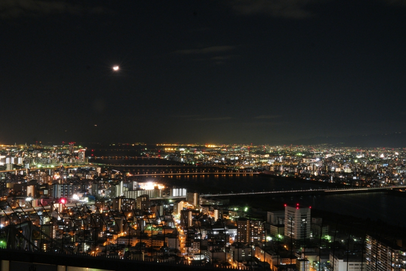 日本大阪夜景｜藍天大廈《空中庭園展望台》河川上的閃耀之星，360 度無死角欣賞百萬夜景！